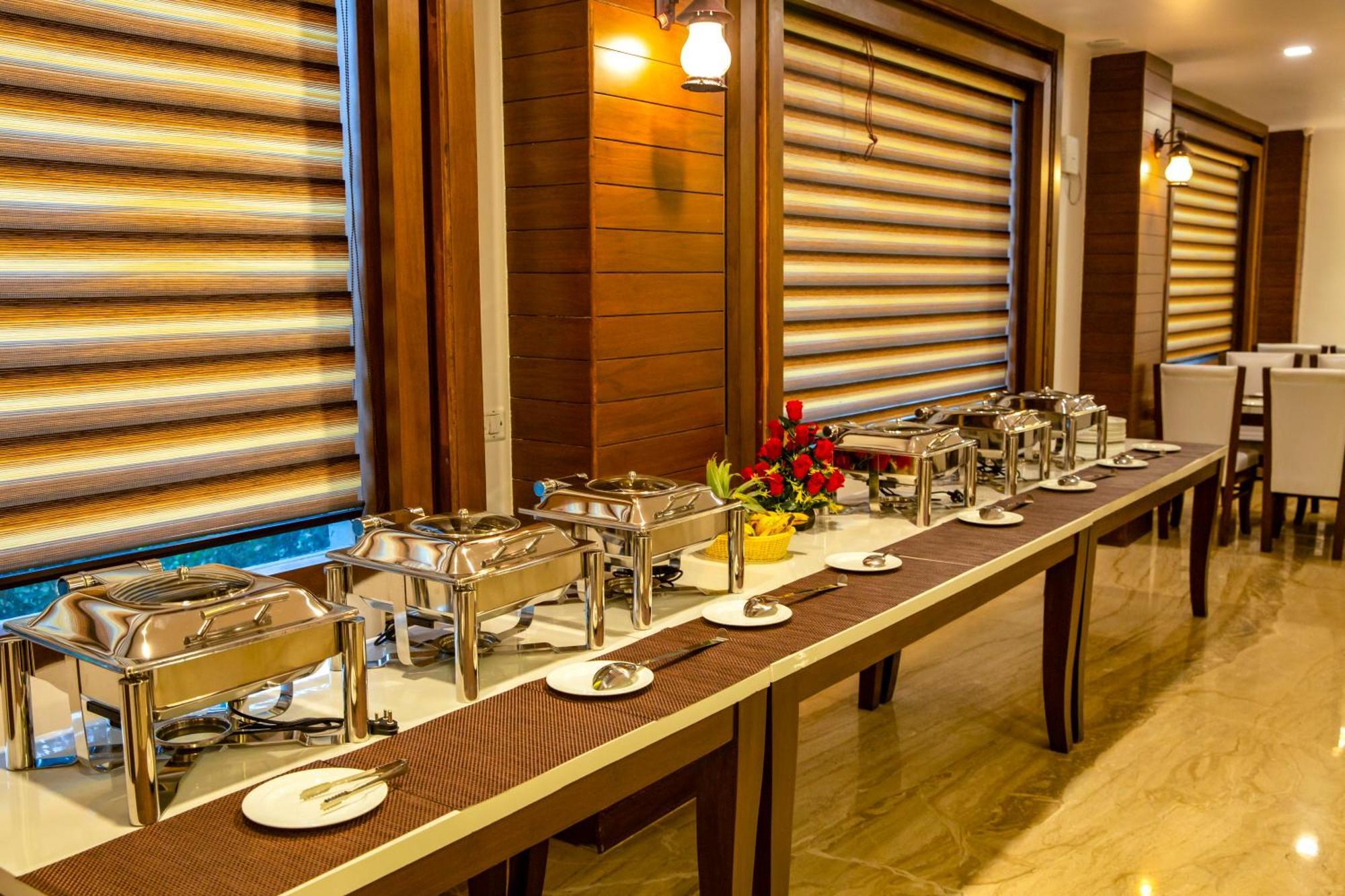 Spree Hotel Agra - Walking Distance To Tajmahal Buitenkant foto
