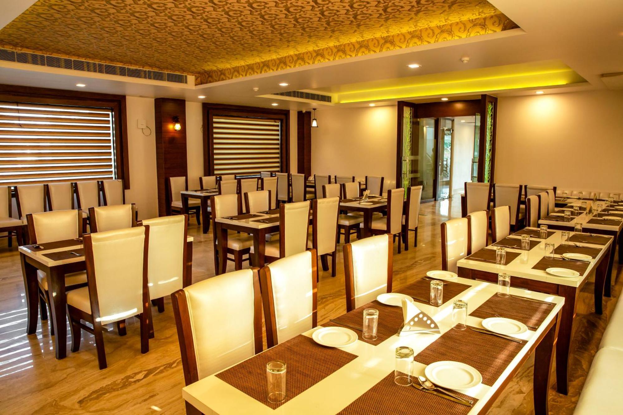Spree Hotel Agra - Walking Distance To Tajmahal Buitenkant foto