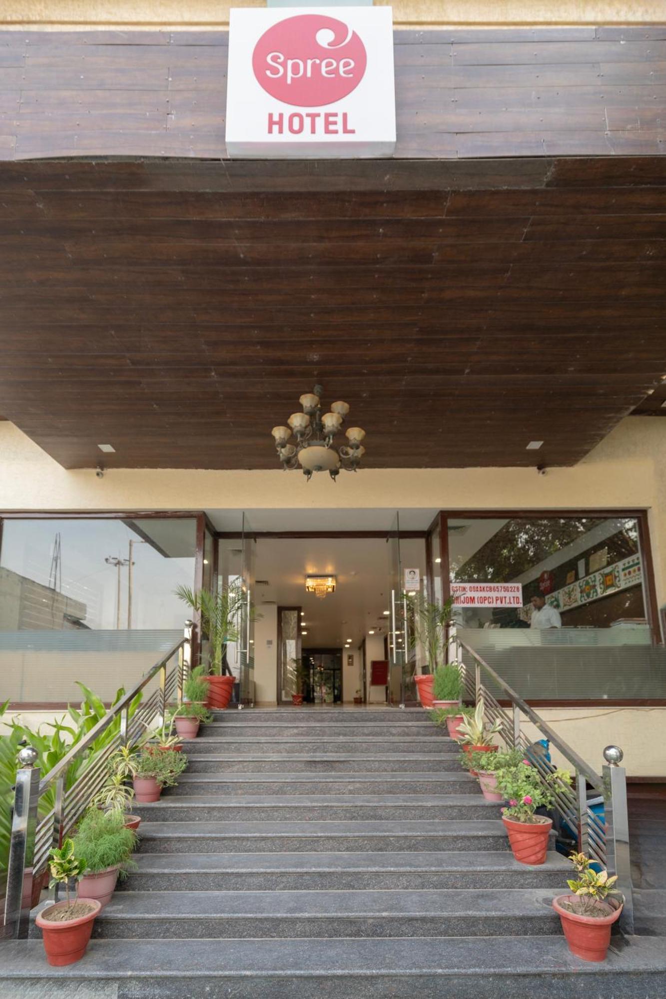 Spree Hotel Agra - Walking Distance To Tajmahal Buitenkant foto