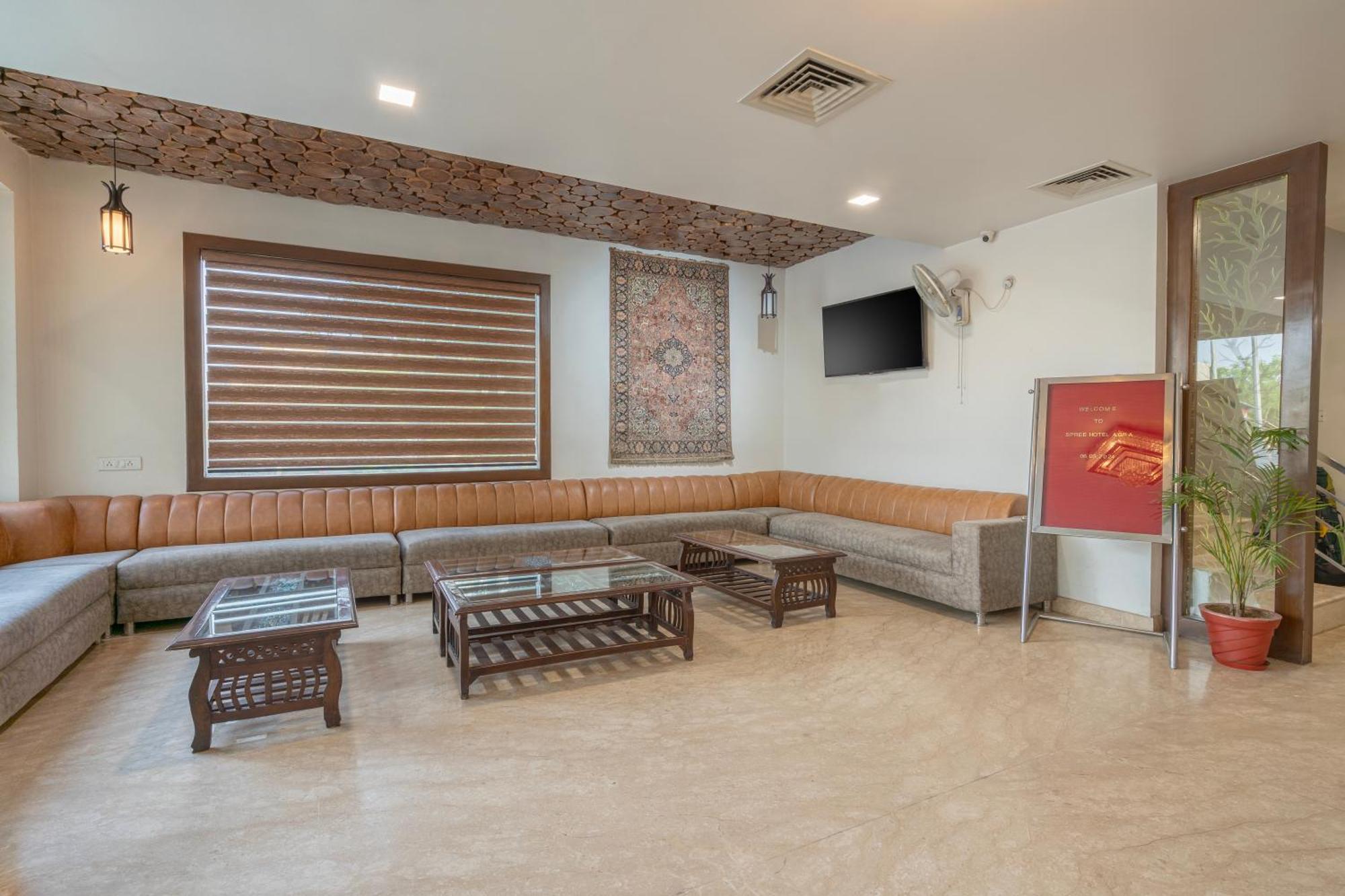 Spree Hotel Agra - Walking Distance To Tajmahal Buitenkant foto