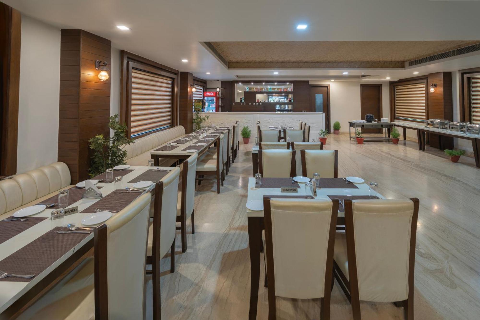 Spree Hotel Agra - Walking Distance To Tajmahal Buitenkant foto
