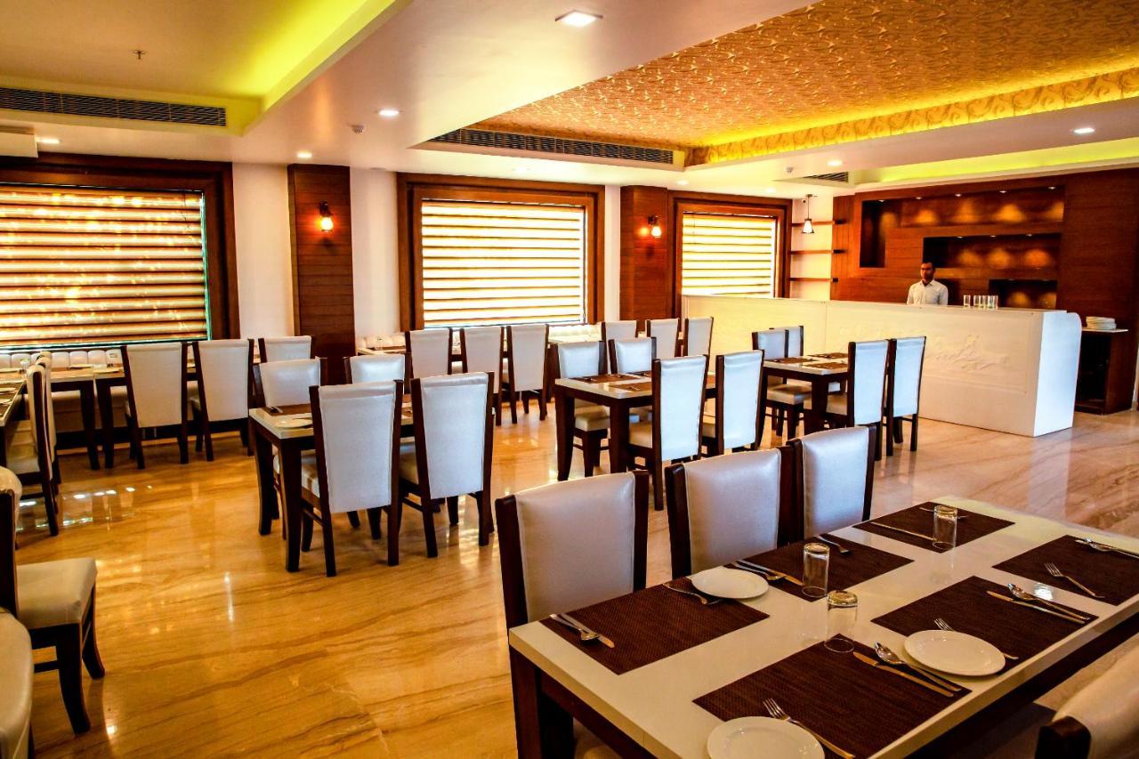 Spree Hotel Agra - Walking Distance To Tajmahal Buitenkant foto