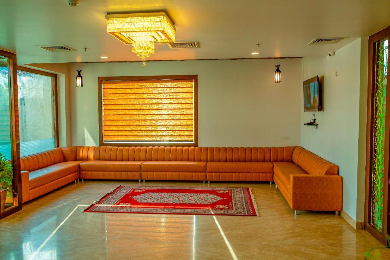 Spree Hotel Agra - Walking Distance To Tajmahal Buitenkant foto