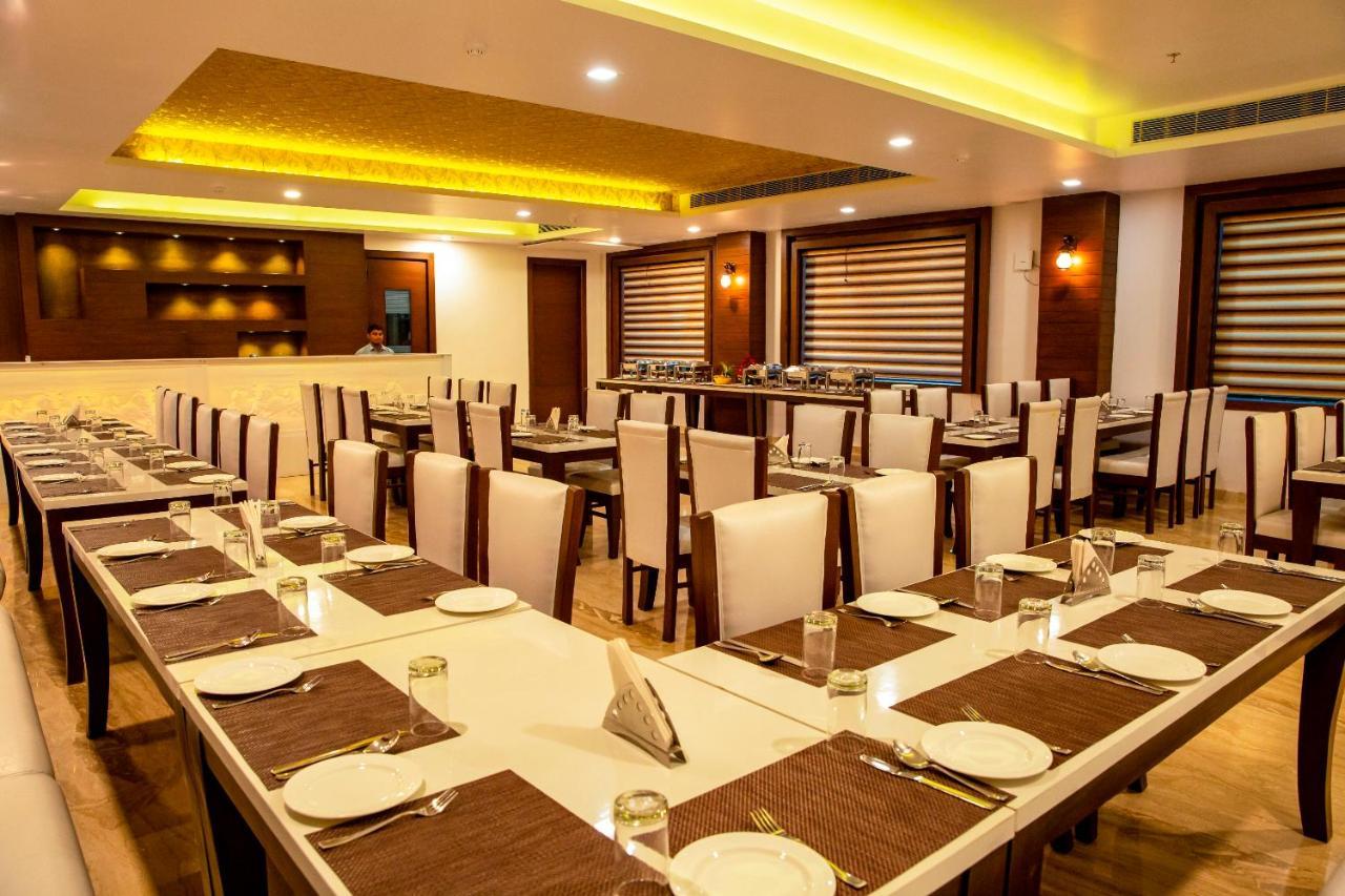 Spree Hotel Agra - Walking Distance To Tajmahal Buitenkant foto